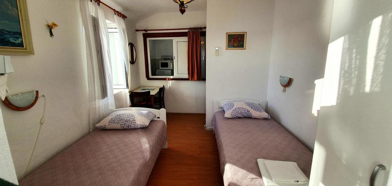 Apartments - 3 A Beautiful Apartment With A Sea View Hvar Town Buitenkant foto